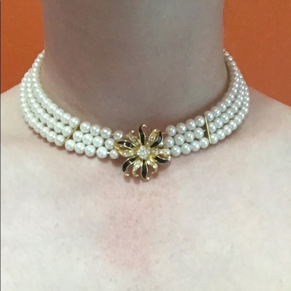 Faux Pearl Choker